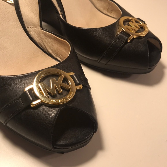 PRICE DROPMICHEAL KORS HEELS SANDALS WEDGES NEW - Picture 1 of 4